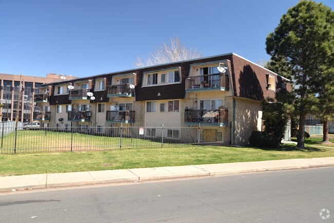 Whispering Pines Condominiums Apartments - Aurora, CO | Apartments.com