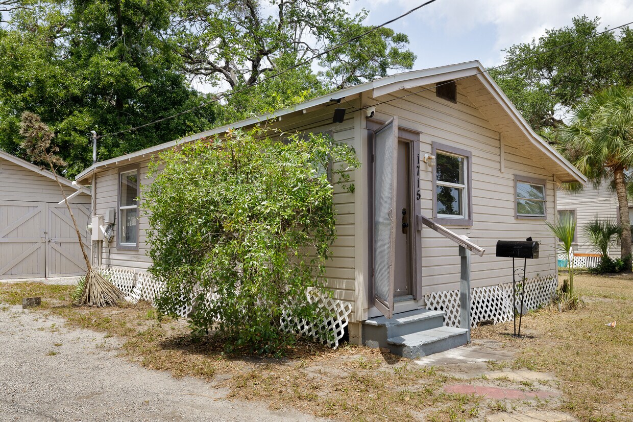 Primary Photo - 1715 14th St S