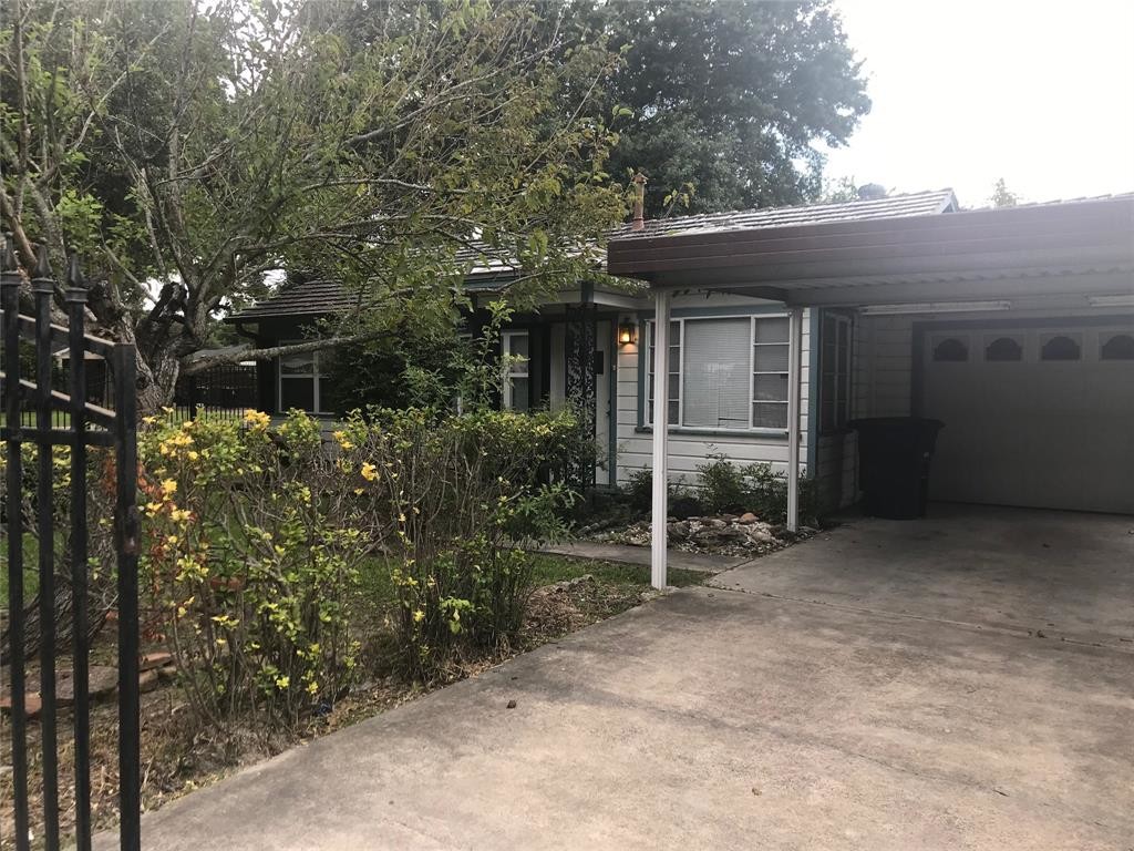 Primary Photo - 11001 Heatherwood Dr