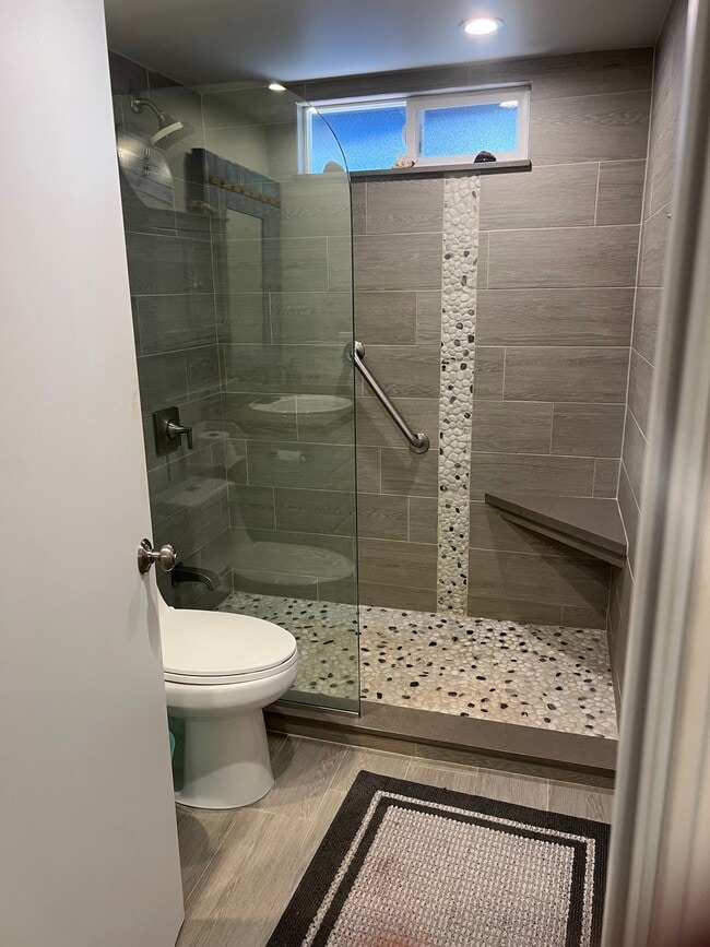 Building Photo - 293 Alaume St