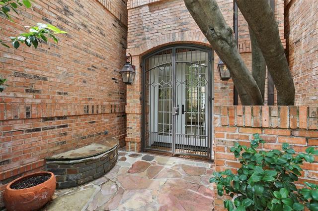 Building Photo - 3514 N Fitzhugh Ave