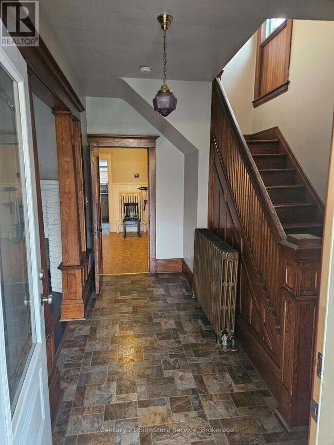 Photo du bâtiment - 92 Killaly St W