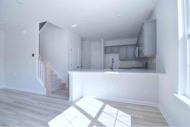 Building Photo - 5202 Kinsbridge Dr