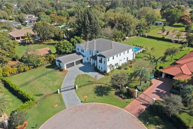Foto del edificio - 17110 Reserve Ct