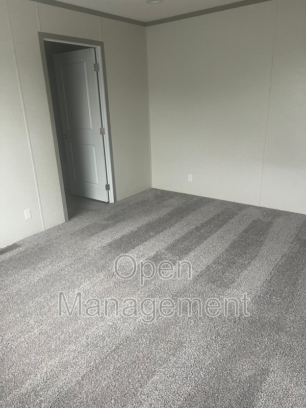 Building Photo - 825 1st Ave E