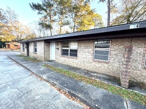 Building Photo - 704 S Edgewood Dr