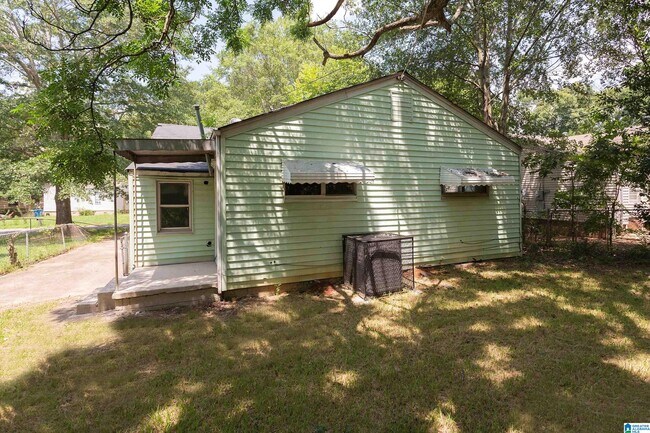 Building Photo - 46 Wilkes Cir