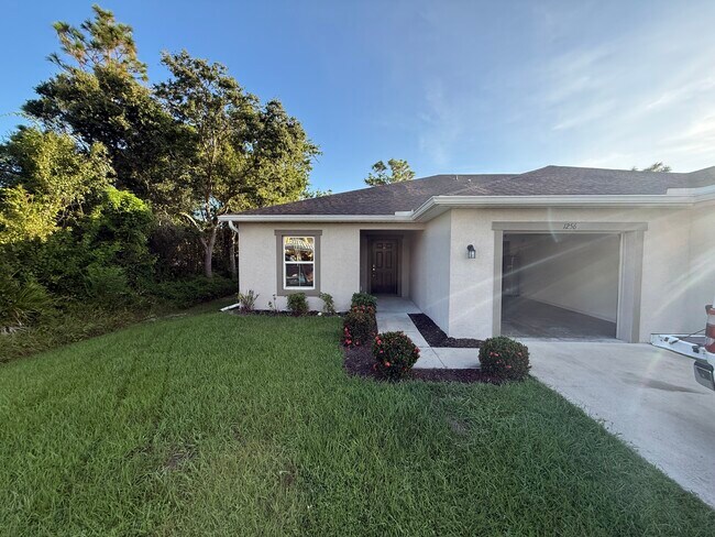 Building Photo - 1256 Saxony Cir