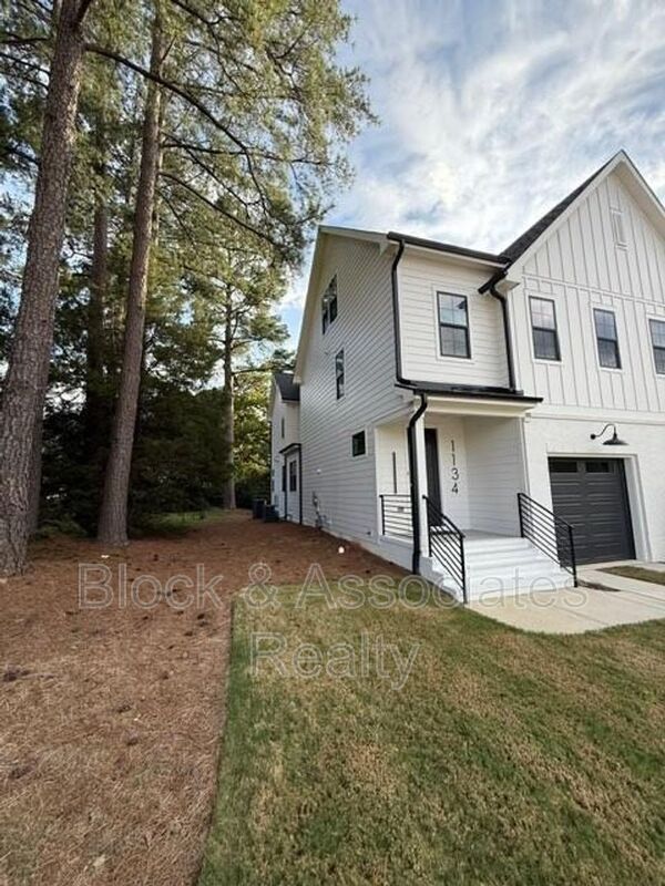 Building Photo - 1134 Cedarhurst Dr
