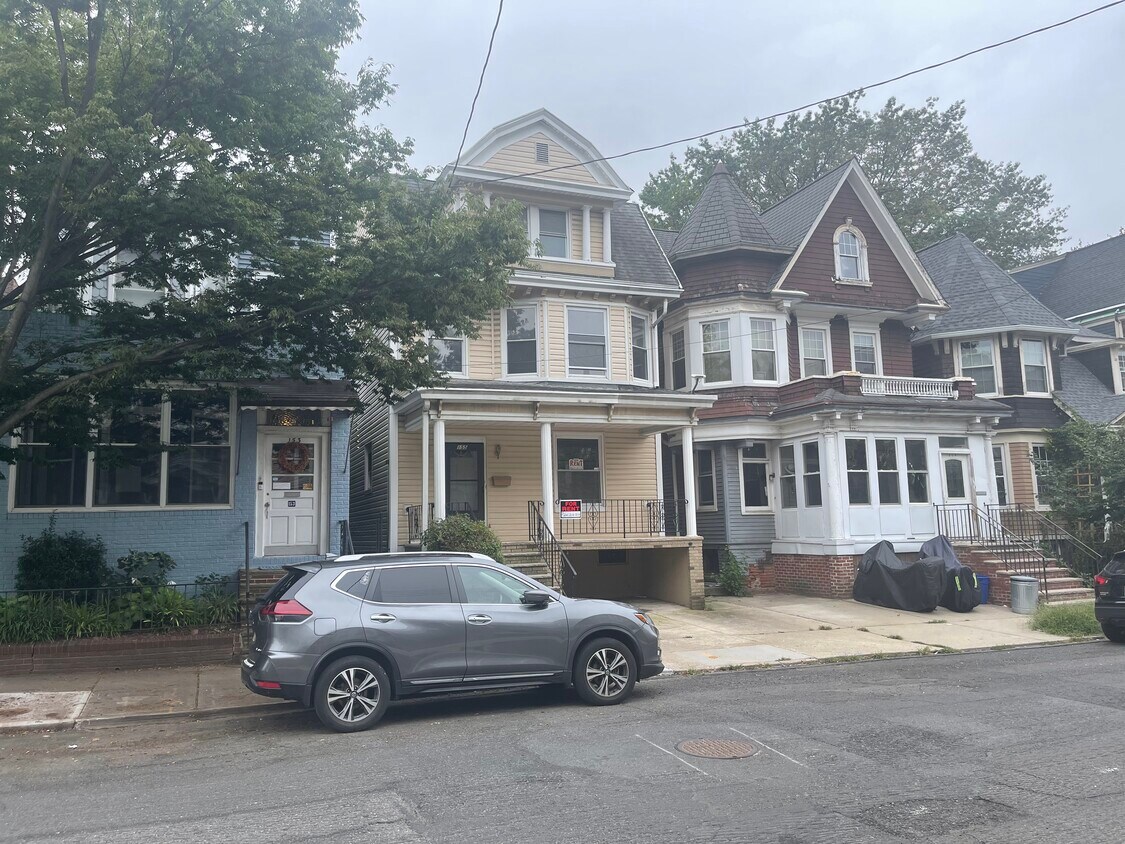 Foto principal - 155 Jewett Ave