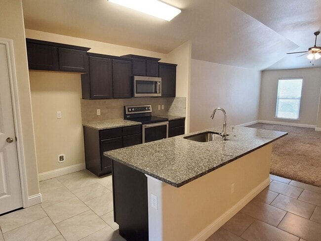 Foto del edificio - 710 E 94th St