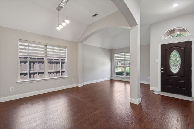 Building Photo - 8002 Wilmington Dr