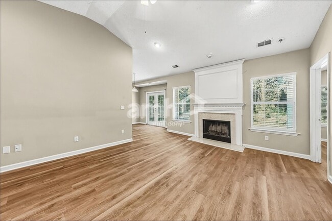 Foto del edificio - 325 Mill Pond Rd