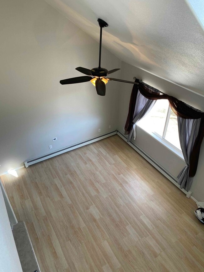 Building Photo - 385 Sunnyside Cir