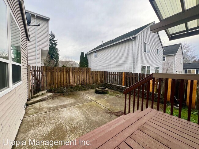 Building Photo - 4 br, 2.5 bath House - 4476 SE Salquist Rd.