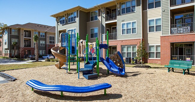 Foto del edificio - West M Apartment Homes