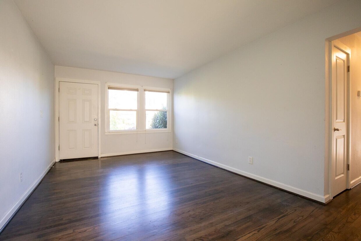Foto principal - 4550 NE 14th Pl