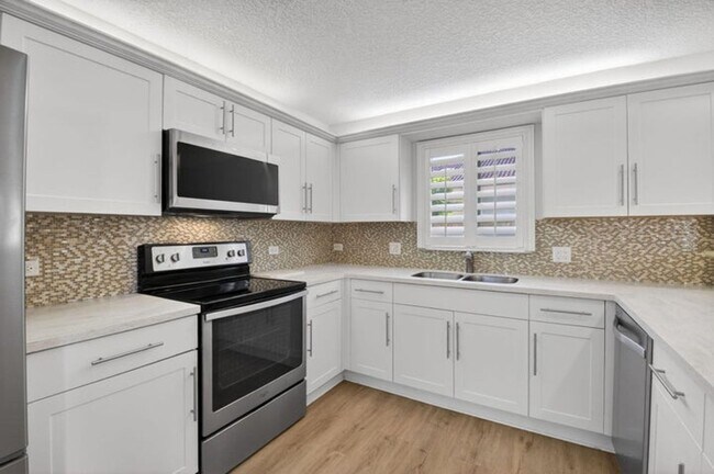 Foto del edificio - 4517 NW 5th Ave