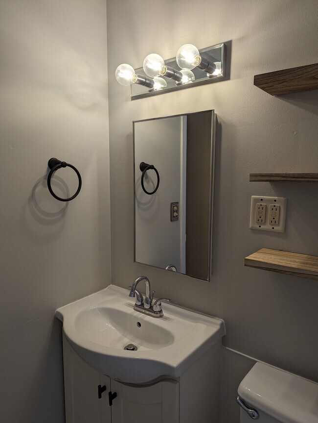 Foto del edificio - 865 43rd Ave