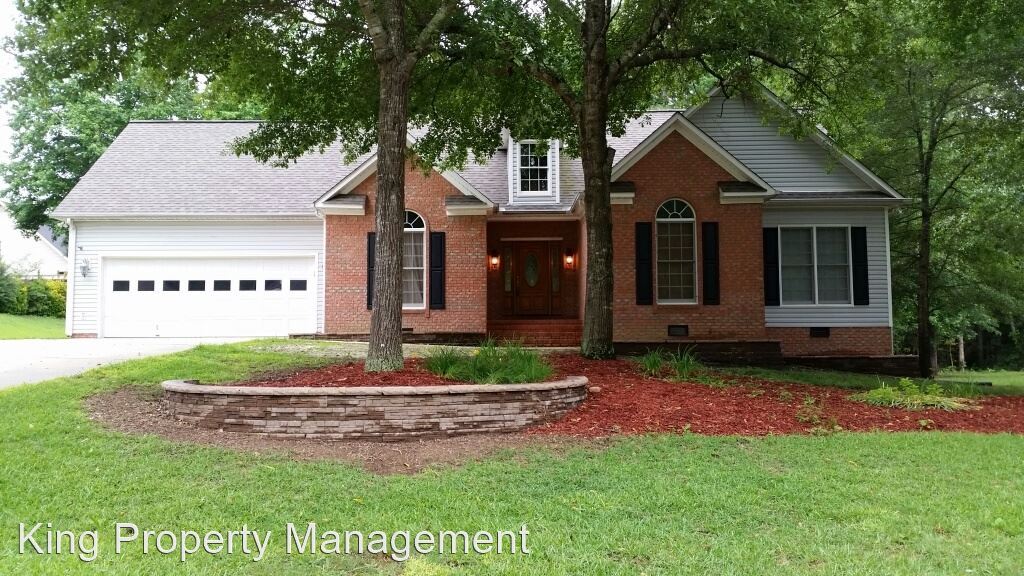 Primary Photo - 5 br, 3 bath House - 64 Avalon Lane