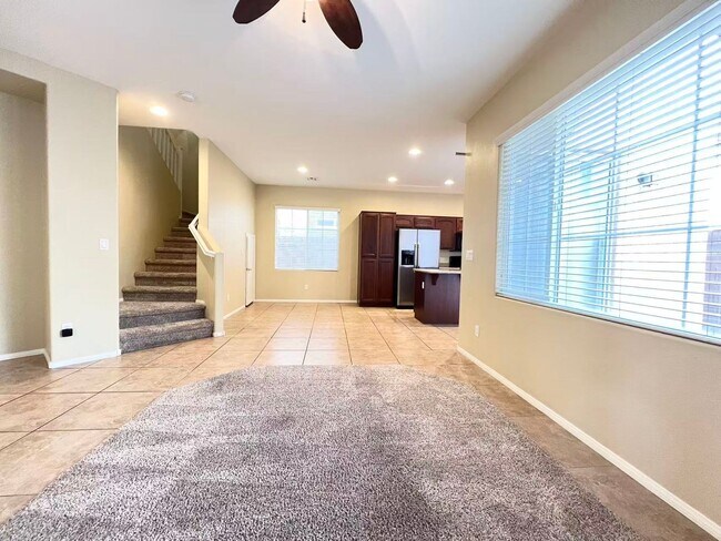 Foto del edificio - Welcome to this well-maintained 3-bedroom, 2.5-bath home