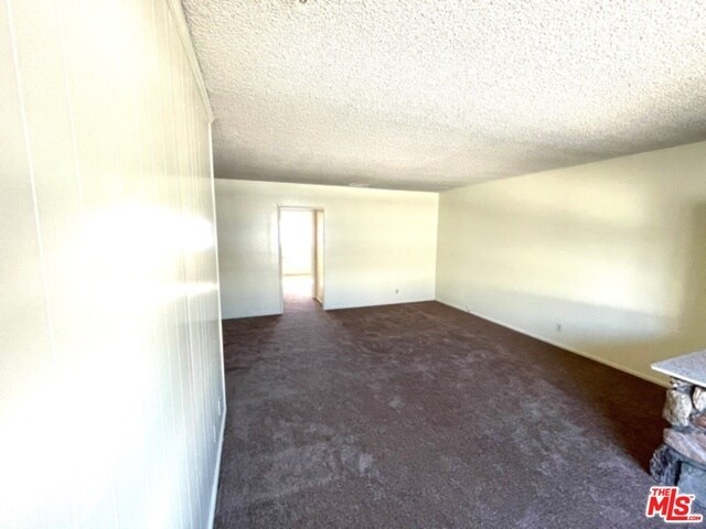 Building Photo - 628 S Osage Ave