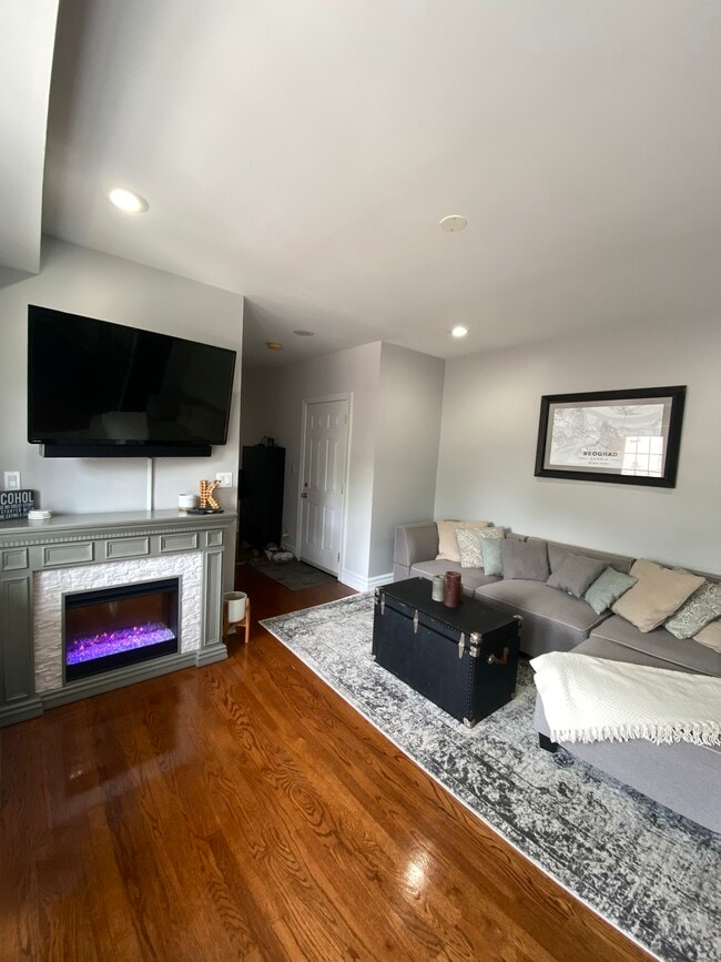 Living Room - 6309 N Albany Ave