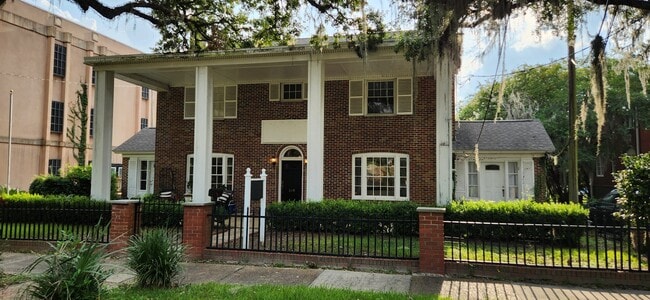 Building Photo - 510 N Adams St