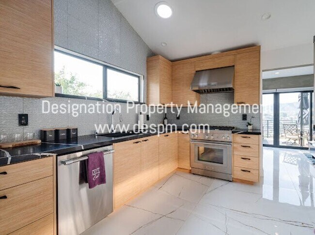 Foto del edificio - 6021 Eucalyptus Ln