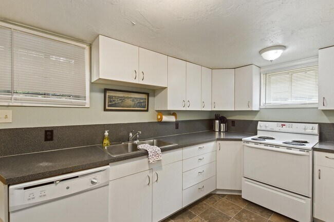 Foto del edificio - 1416 Chrisway Dr