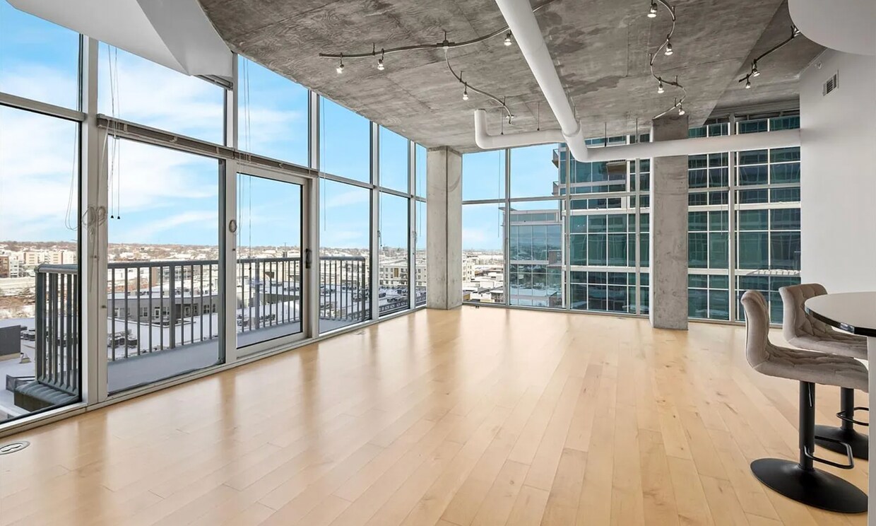 Foto principal - 1700 Bassett St