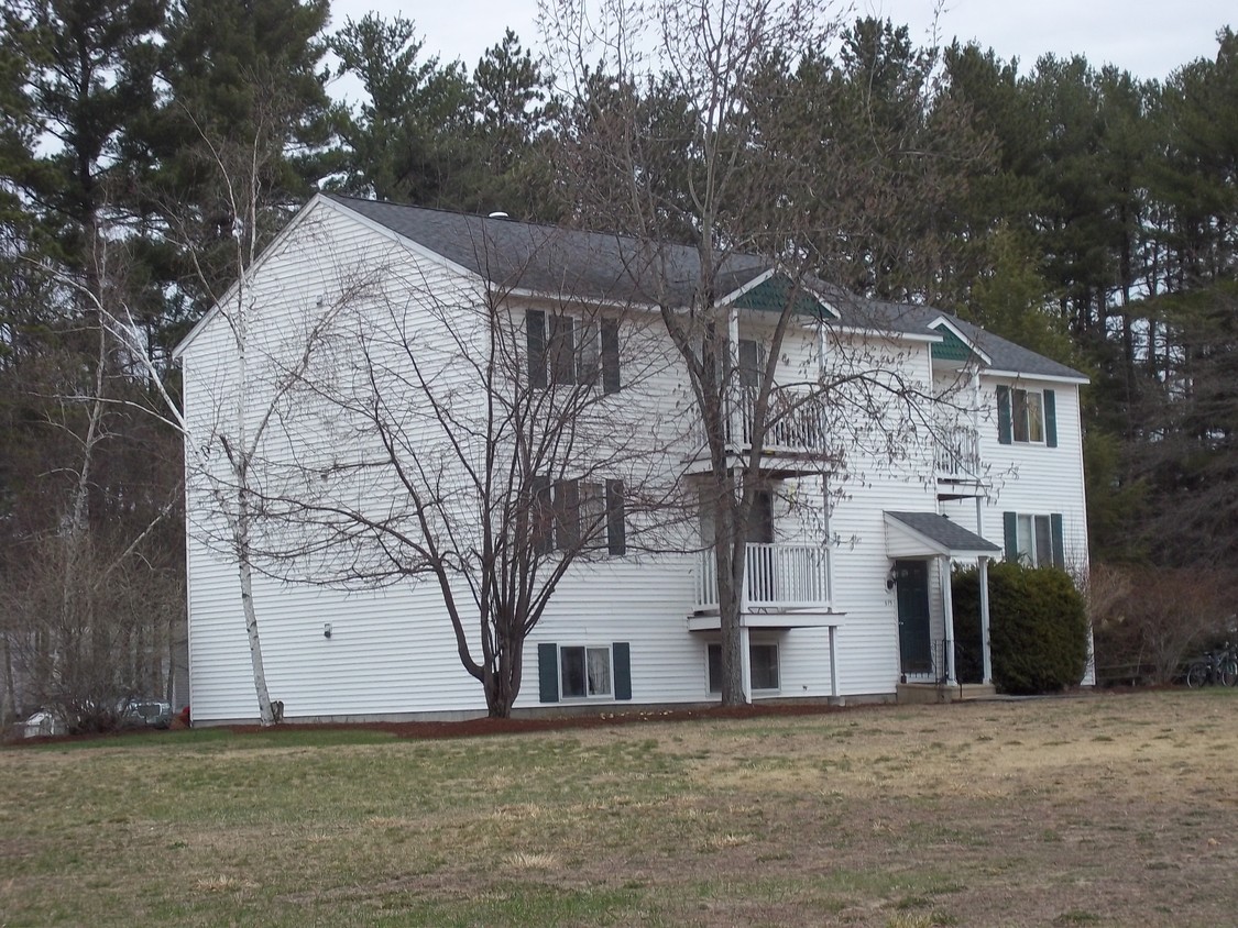 Primary Photo - Crystal Lake Apartments