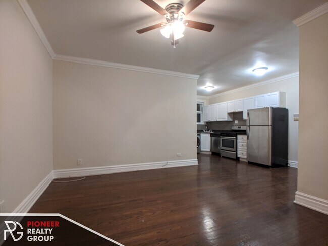 Foto del edificio - 3814 N Greenview Ave