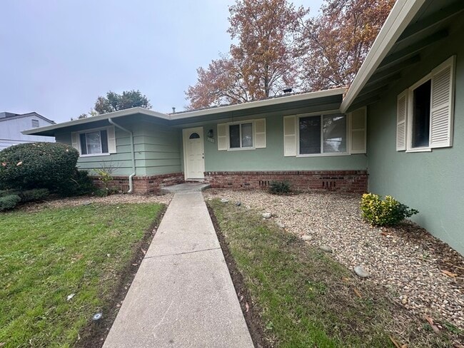 Updated 3 Bedroom 1.5 Bathroom Home in Desirable Arden Park! - Updated 3 Bedroom 1.5 Bathroom Home in Desirable Arden Park!