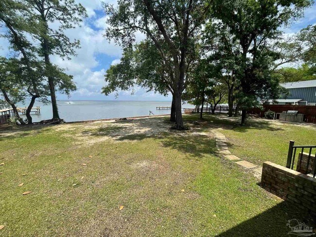 Foto del edificio - 6148 E Bay Blvd