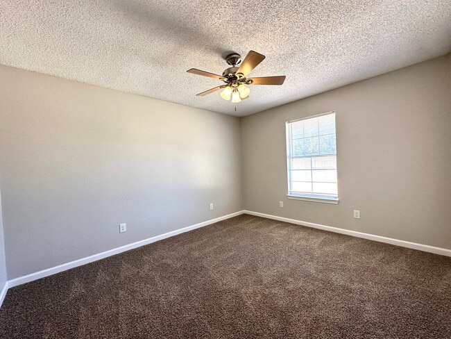 Building Photo - 6706 4th St