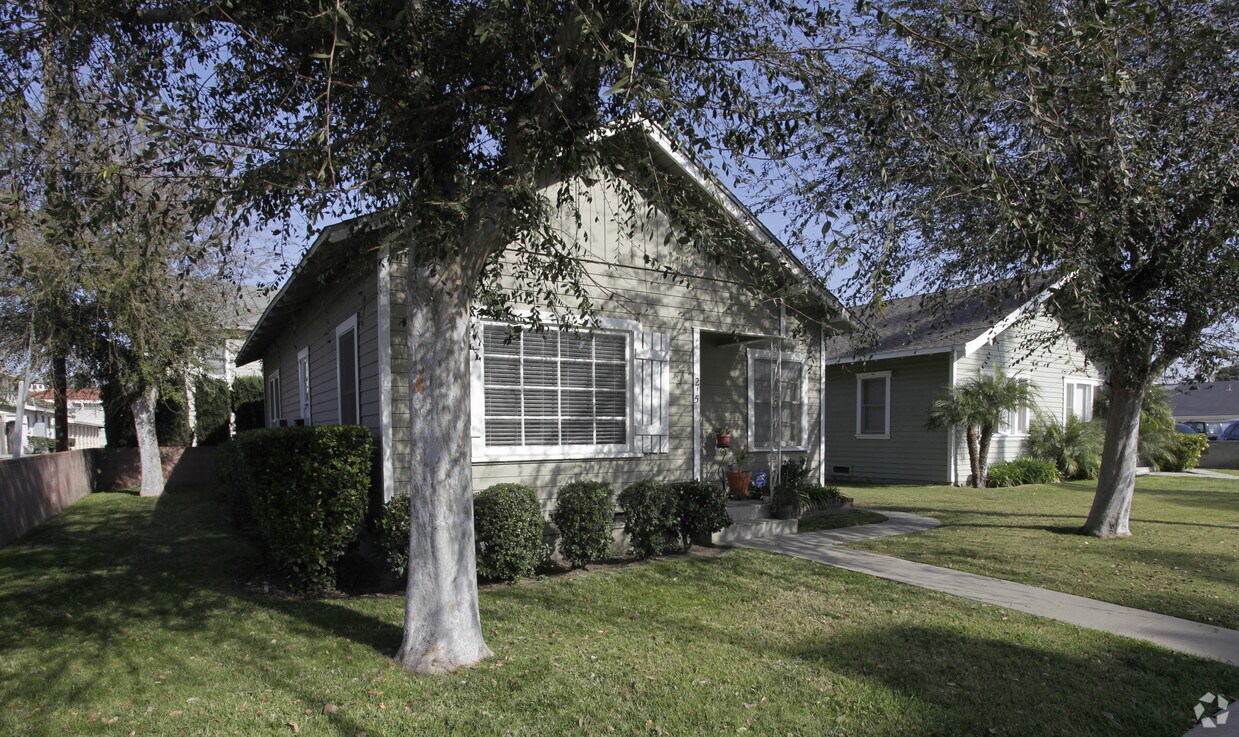 Building Photo - 213-219 E Wilshire Ave