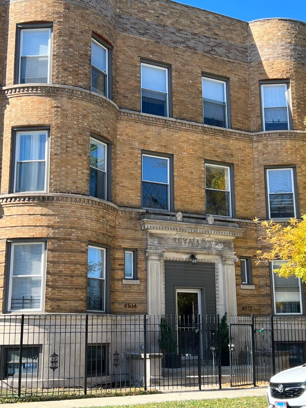 Primary Photo - 4512 S Calumet Ave