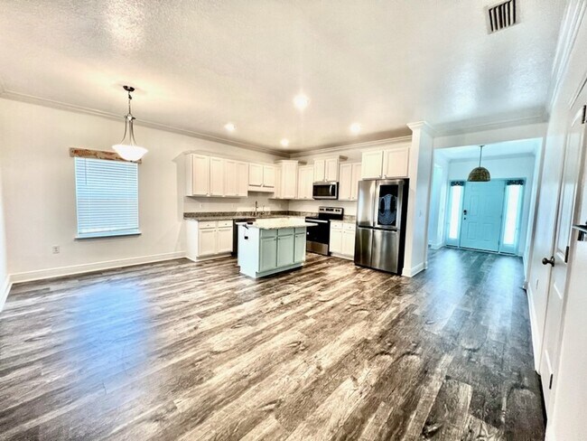 Building Photo - 170 Conner Cir