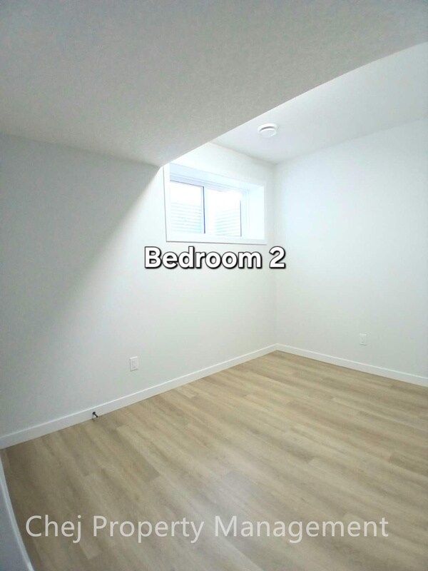 Photo du bâtiment - 16519-16520 20 Ave SW