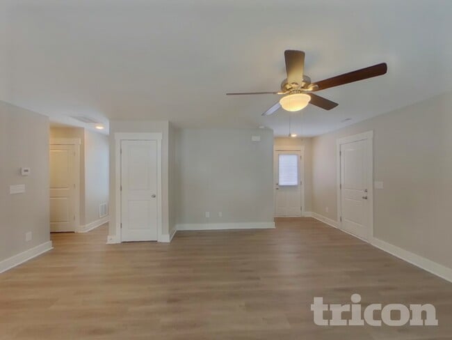 Building Photo - 417 Brookfield Dr