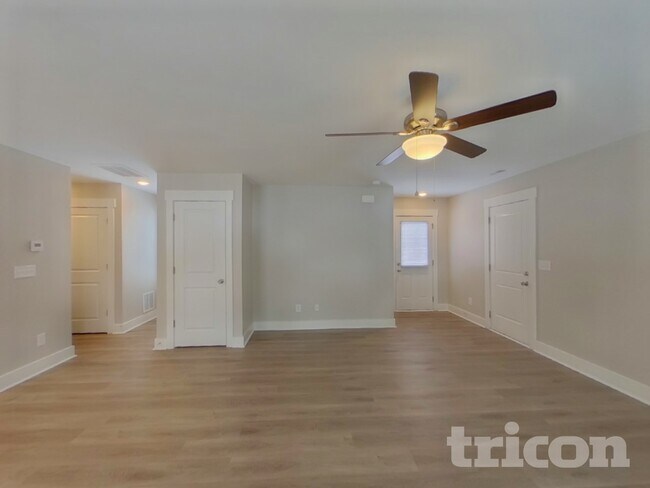 Foto del edificio - 417 Brookfield Dr