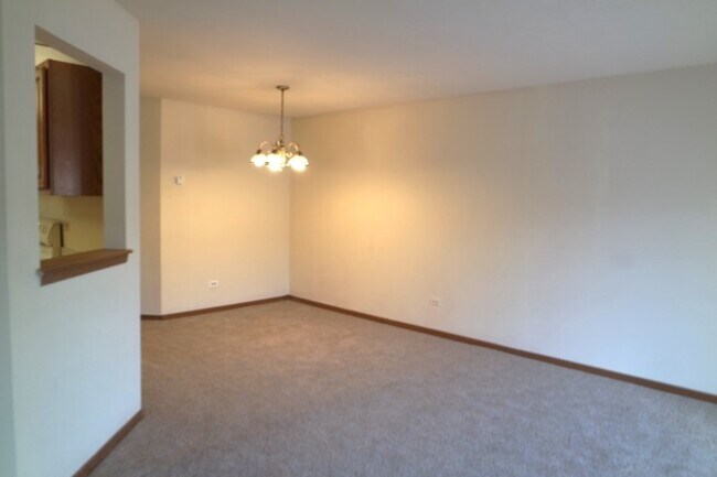 Building Photo - 4120 Williamsburg Ct