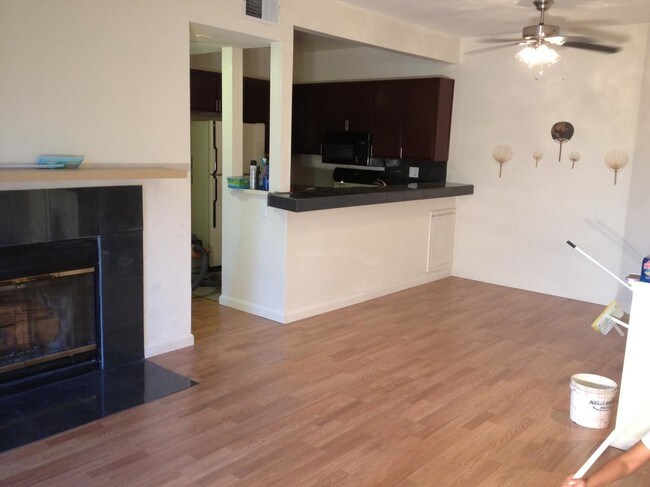 Foto del edificio - 1234 Stanhope Ln