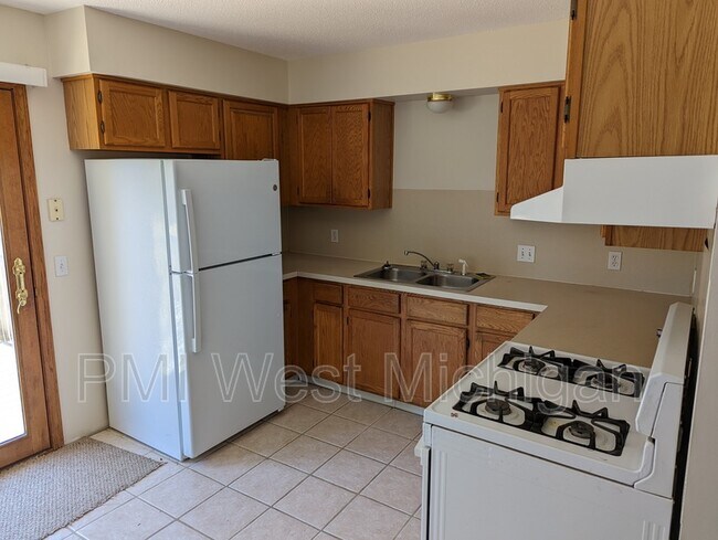 Foto del edificio - 402 60th St SE