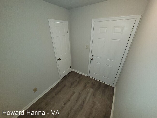 Building Photo - 3 br, 1.5 bath House - 3613 Wetherington D...