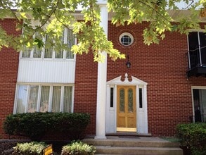 Building Photo - 7033 W 99th St