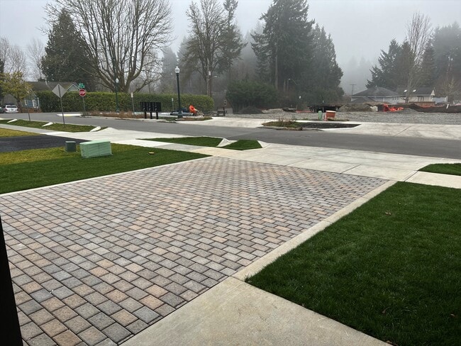 Building Photo - 3002 Roald Ave SE