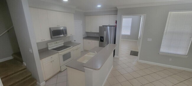 Foto del edificio - 4287 Four Oaks Blvd