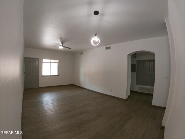 Foto del edificio - 14304 Gil Reyes Dr